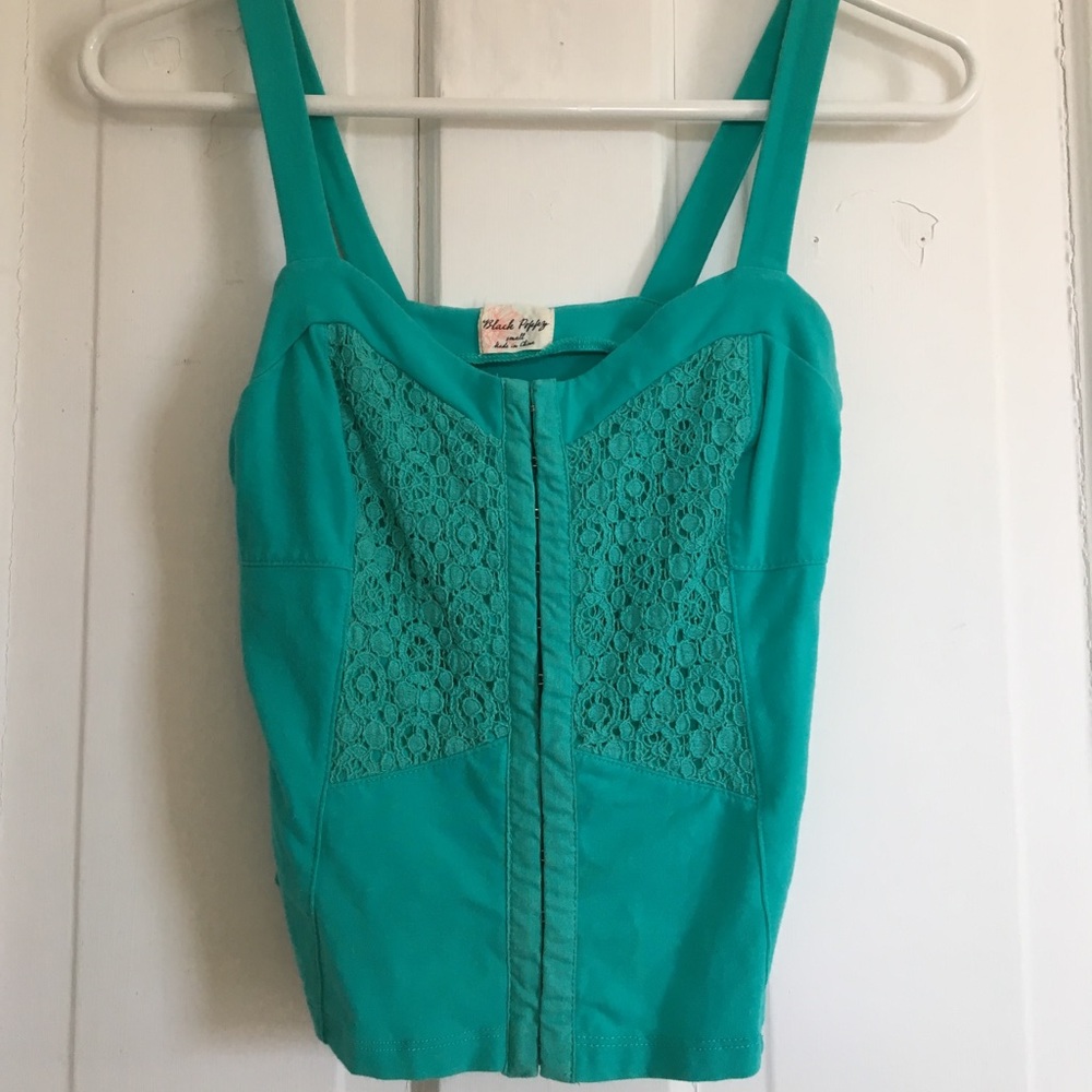 turquoise tank top